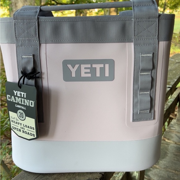 YETI Camino 20 Cherry Blossom, Carryall, Beach
Bag NEW Rare limited edition - Picture 1 of 3